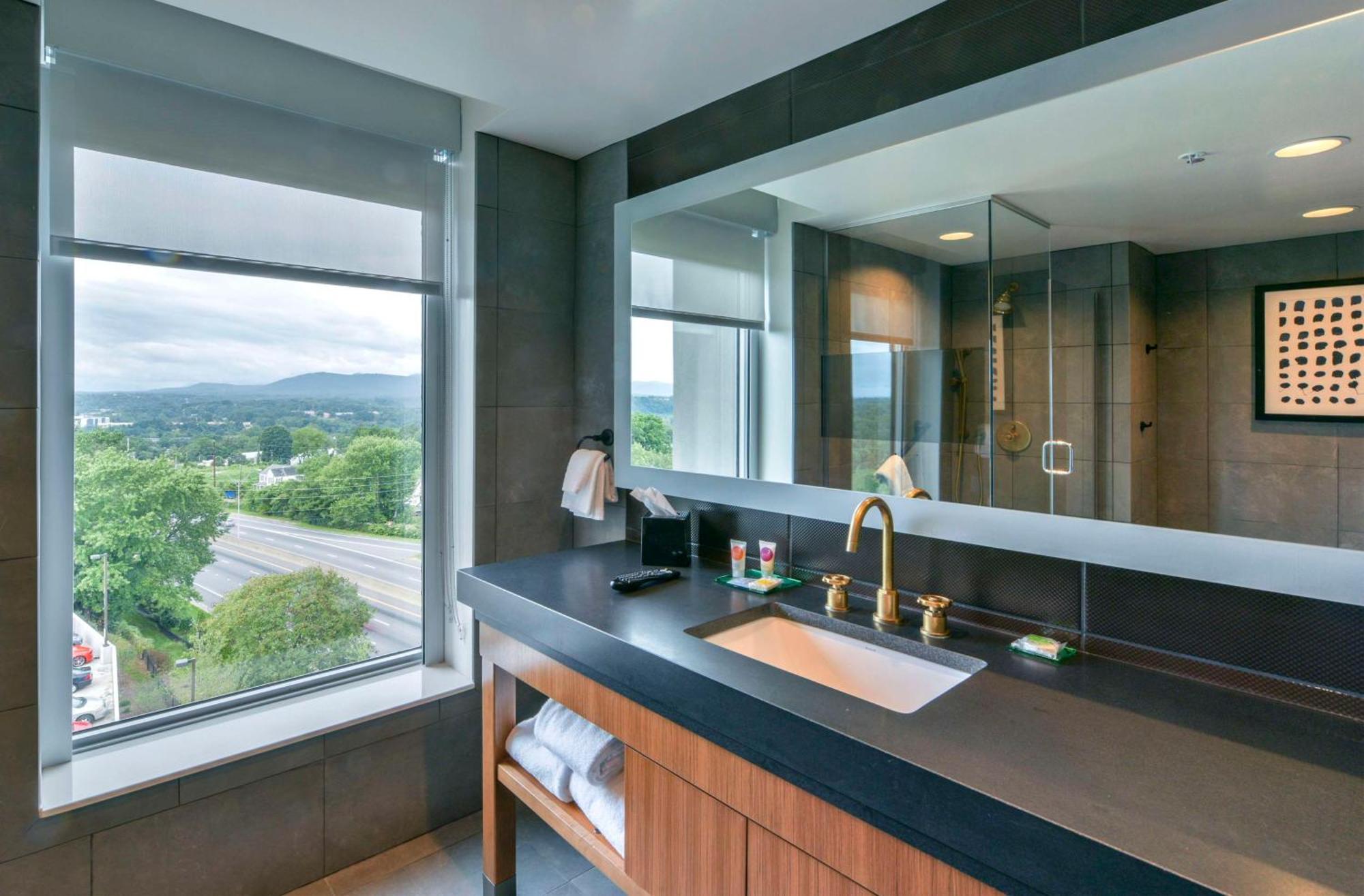 Doubletree By Hilton Asheville Downtown المظهر الخارجي الصورة